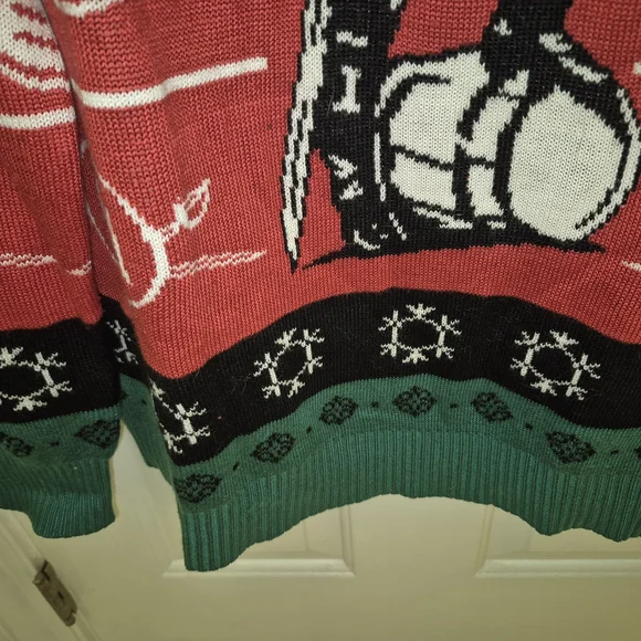 Captain Morgan Men's Ugly Christmas Sweater Size XL - Picture 6 of 9